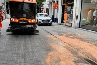Antwerp oil spill affects city centre roads and cyclists