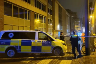 Antwerp police respond to armed threat Man hospitalized after confrontation