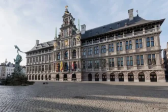 Antwerp urged to take down Israeli flag from City Hall