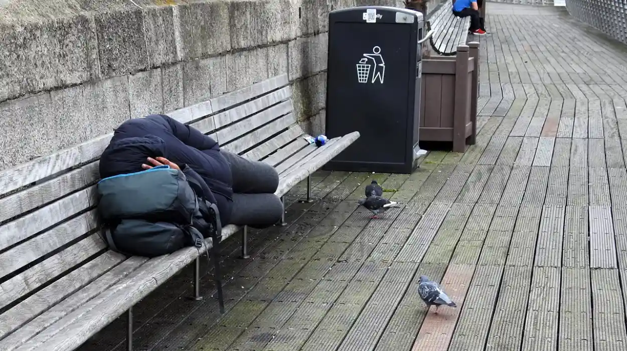 Antwerp's 3,454 homeless Sarah Lampen advocates for youth support