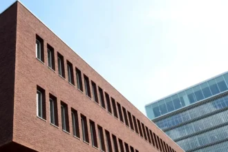 Artevelde moves online and delays exams due to Ghent strike