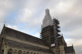 Asse Sint-Martinuskerk church closed after weak columns found