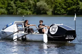 Bilzen's Suzanne Krekelberg and son Bas compete in Atlantic Rowing Challenge