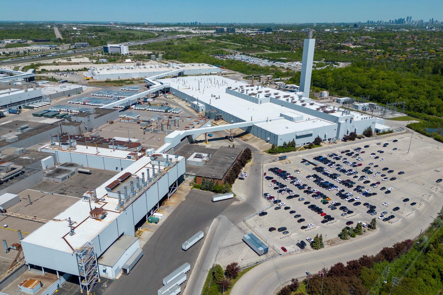 Auto sector investment highlighted as Ford Canada begins labor negotiations with Unifor in 2026