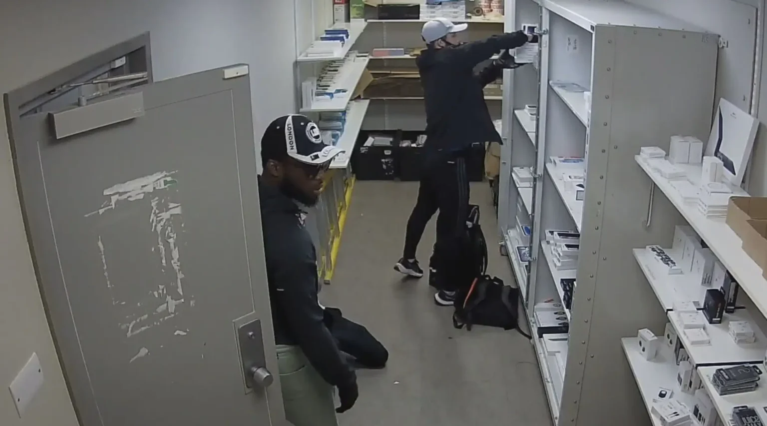 Brazen thief targets elderly in Mechelen's city center