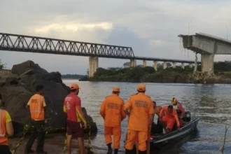 Bridge collapse in Brazil 10 dead, 7 missing