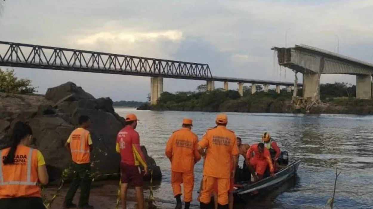 Bridge collapse in Brazil 10 dead, 7 missing