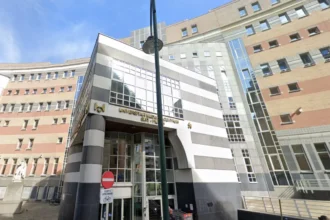 Brussels 2 staff stabbed at Sint-Pieters, probe ongoing