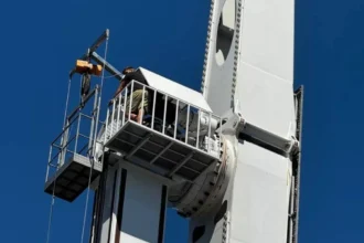 Brussels Emergency Services Rescue Worker Stuck in Gondola