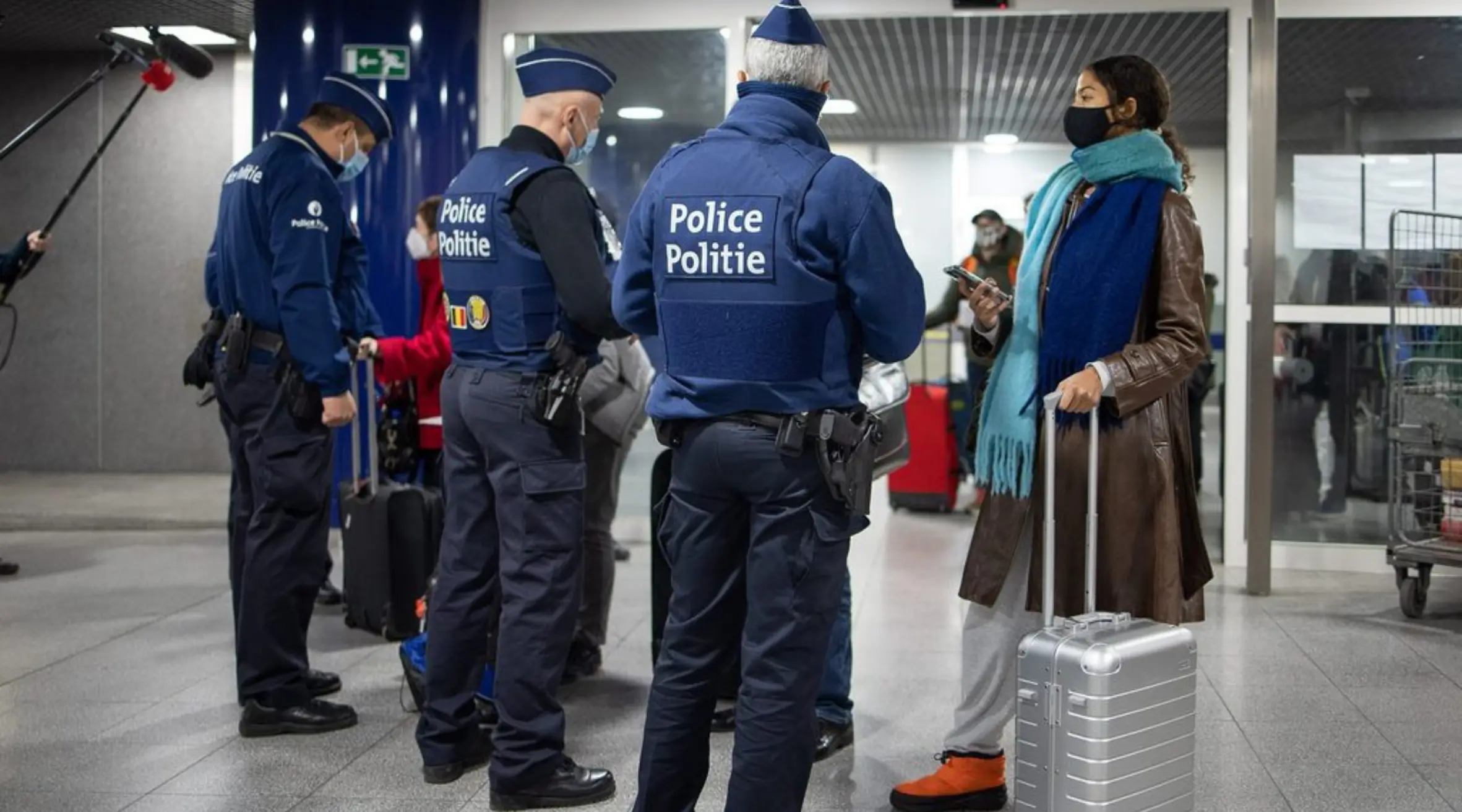 Brussels Police crack down on crime Near Hallepoort