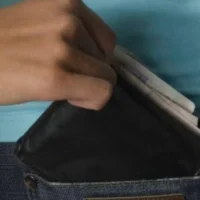 Brussels police crack down on pickpockets sentencing two men for theft