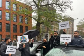 Brussels taxi drivers protest against Uber 3,000 permits, 7,000 passes