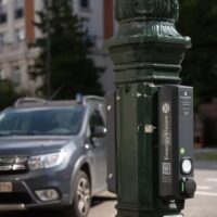 Brussels to add 10 charging lanterns amid EV expansion