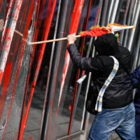 Bulgarian protestors storm EU mission over Euro adoption