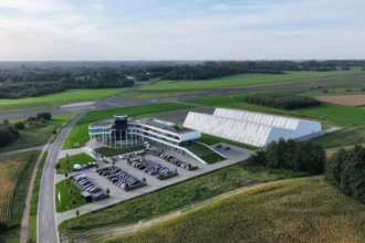 CX-2 electric aircraft flies in Sint-Truiden with 32 motors