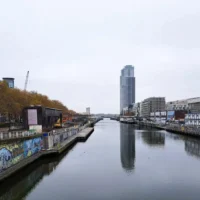 Canal fall incident near Saincteletteplein Brussels under investigation