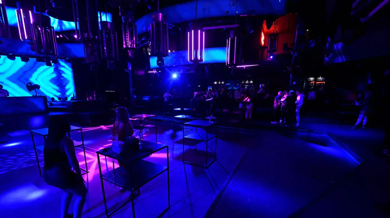 Chaos at Versuz 27-year-old woman injured in Hasselt nightclub fight