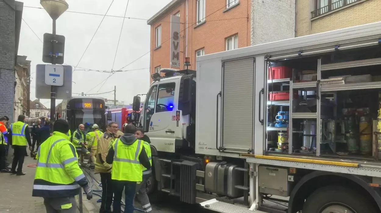 Child narrowly escapes serious injury under tram in Evere