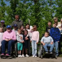 Children get pear trees today by Fruitsnacks & Make-A-Wish