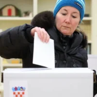 Croatia votes in run-off for presidential election