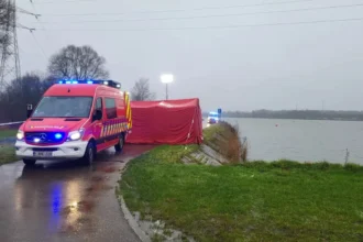 Cyclist dies after falling into Albert Canal in Oelegem