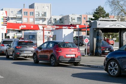 Vehicles refueling as Carbon Pricing Europe proposal faces review
