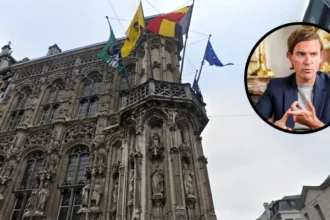 De Clercq on leave as Ghent cuts €120M, 350 jobs