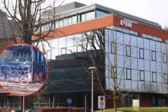 De Lijn bus burns on E40 in Ternat; Wouter Jeanfils responded