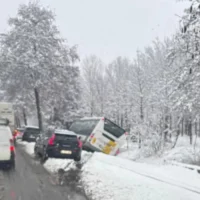 De Lijn bus crashes into stream in Puurs-Sint-Amands