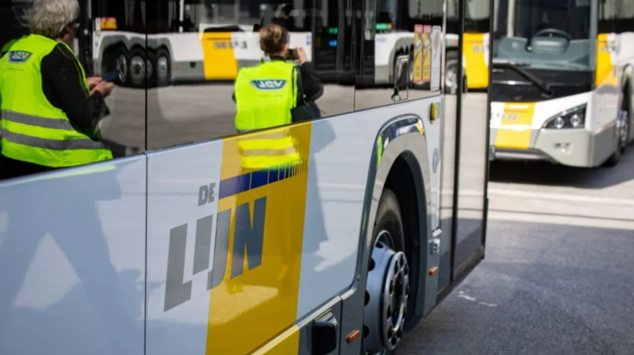 De Lijn cuts Limburg buses in July 5 lines axed, 15 reduced