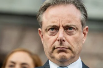 De Wever negotiates revised supernote amid coalition discontent and challenges