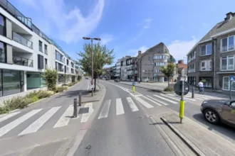 Deinze installs bicycle crossing at new cycle and pedestrian bridge site