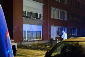 Deurne Explosion damages apartment window