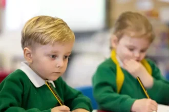 Dirk Van der Borg urges Flanders educational publishers to revamp materials