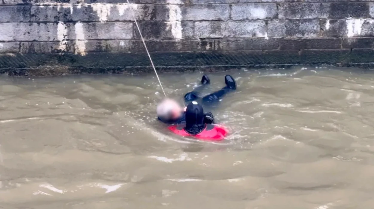 Divers rescued man from Brussels-Charleroi Canal
