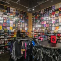 Does Hot Topic support Israel? The brand’s silence on political issues