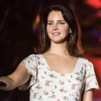 Does Lana Del Rey support Israel? Or stand with Palestine?