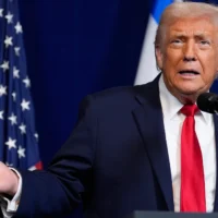 Donald Trump warns Iran against killing peaceful protesters