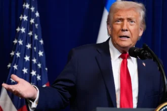 Donald Trump warns Iran against killing peaceful protesters