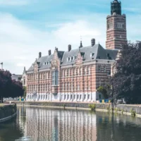 Driver collides with truck on E17 in Ghent Fined €1,760, 45-day  ban