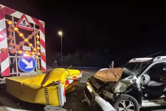 Driver crashes into crash absorber near Halle during works