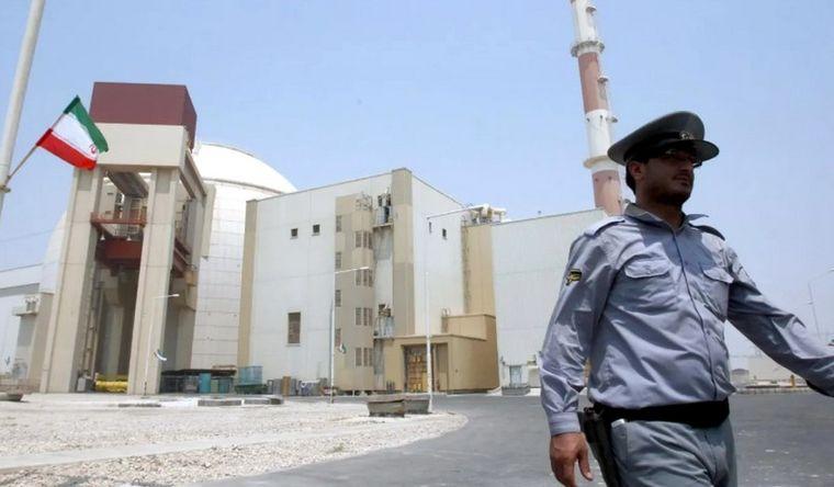 US Iran conflict analysis naval presence Strait of Hormuz