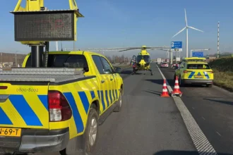 E19 crash in Meer injures 5 and freezes orange juice spill