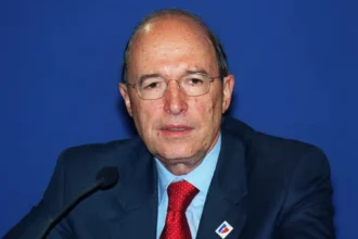 EU President Roberta Metsola honors late Costas Simitis