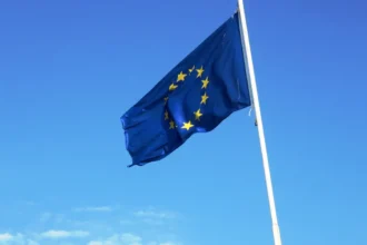 EU launches public consultation on air travel