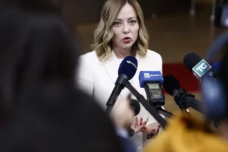 EU leaders push for tougher migration policies