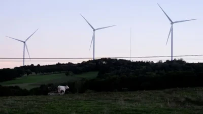 EU on track for 2030 climate target, Commission says