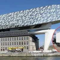 Einride’s self-driving truck tested at Antwerp port with crucke