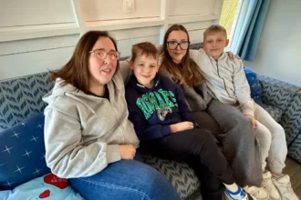 Els & Matisse visit Ronald McDonald home in Center Parcs De Haan 