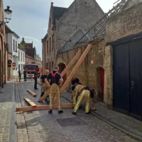 Emergency response to leaning house in Bruges